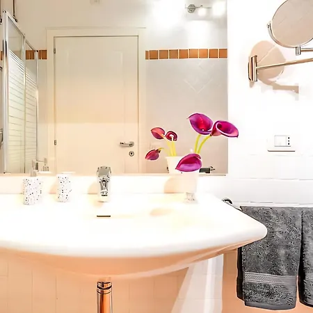Caralis Home- Centro Storico דירה קליארי
