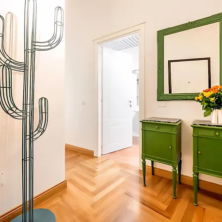 Caralis Home- Centro Storico דירה